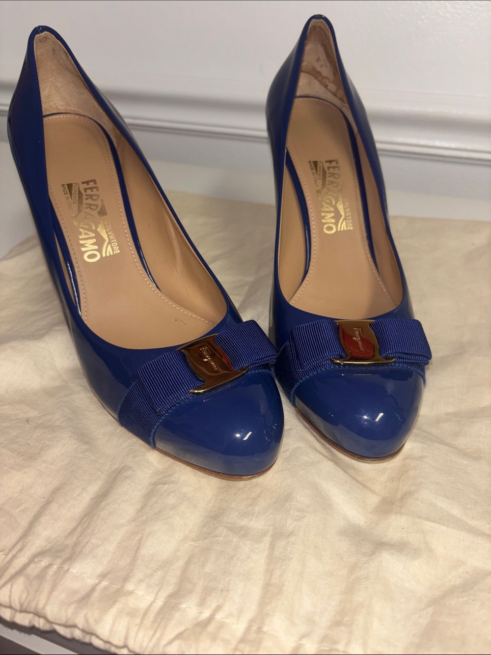 Salvatore Ferragamo navy Blue Patent Leather Vara Bow Pumps